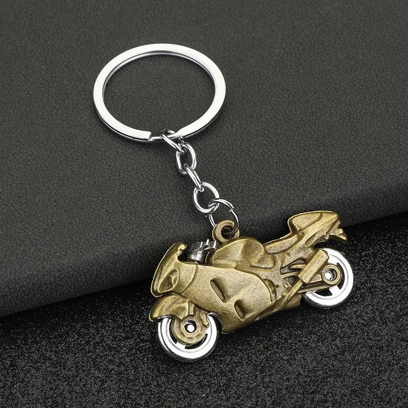 ΚΩΔ:11-1124 Μπρελόκ 3D Vintage Μηχανή σε Τρία Χρώματα